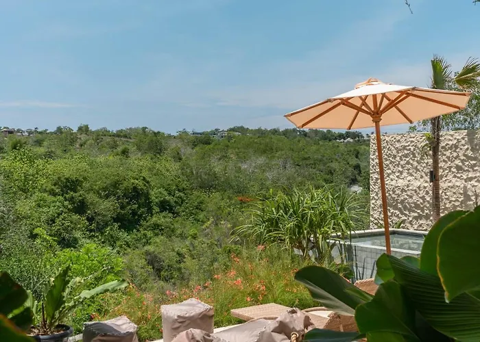 The Luminous - Luxury Lush Cliffside 3br In