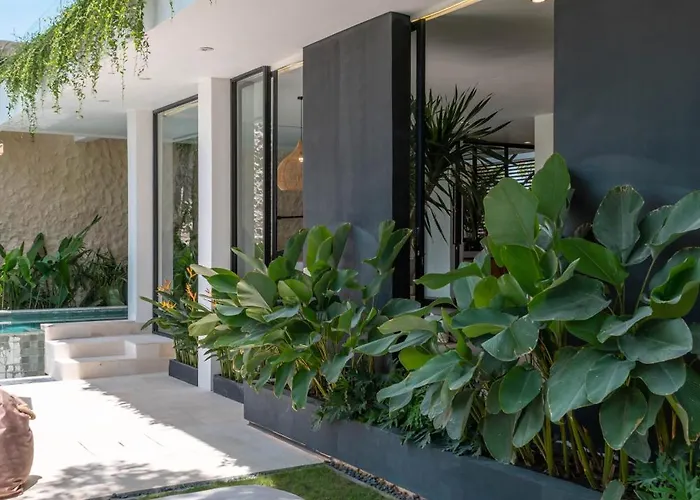 The Luminous - Luxury Lush Cliffside 3br In