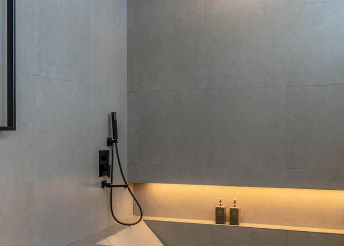 Villa The Luminous - Luxury Lush Cliffside 3br In Uluwatu