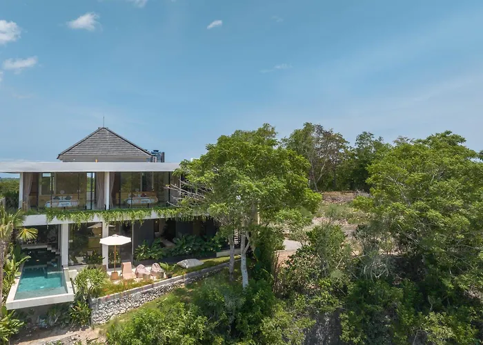 The Luminous - Luxury Lush Cliffside 3br In