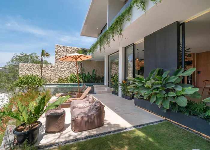 Villa The Luminous - Luxury Lush Cliffside 3br In Uluwatu