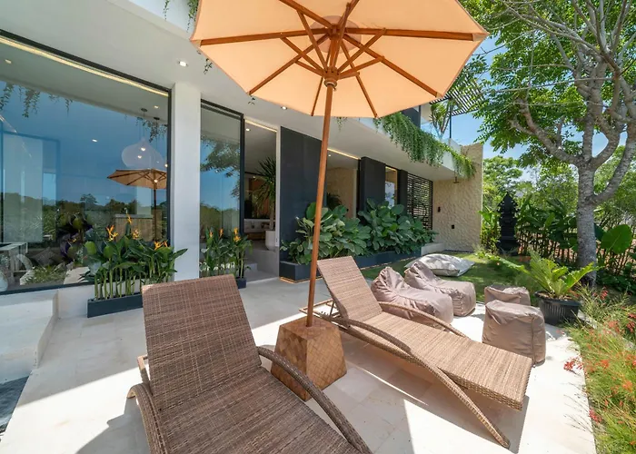 Villa The Luminous - Luxury Lush Cliffside 3br In