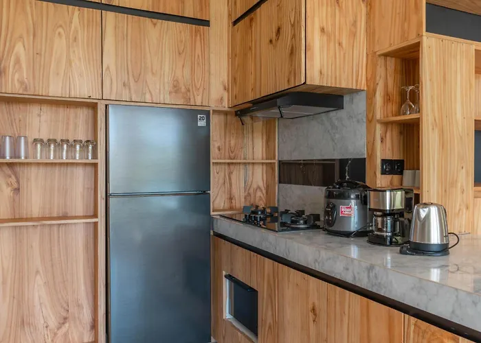 The Luminous - Luxury Lush Cliffside 3br In