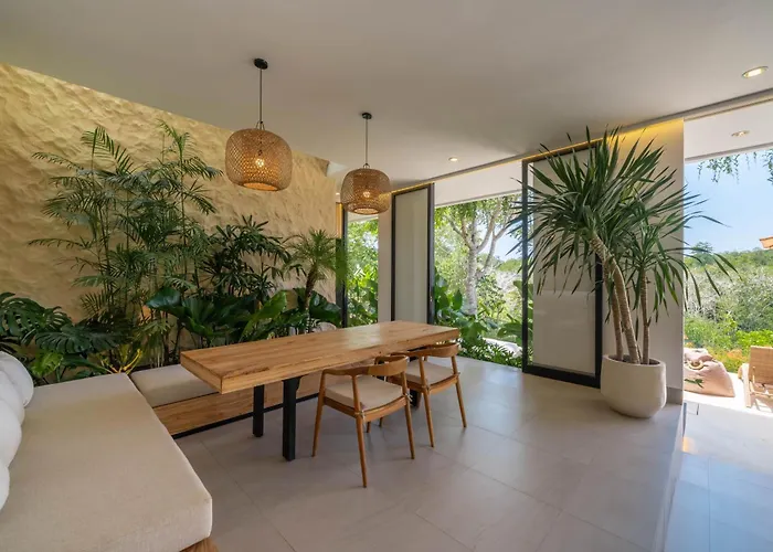 Villa The Luminous - Luxury Lush Cliffside 3br In Uluwatu