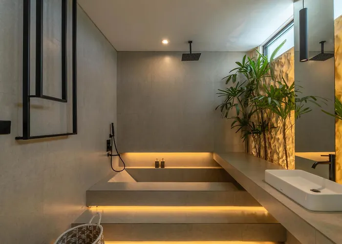 The Luminous - Luxury Lush Cliffside 3br In Uluwatu